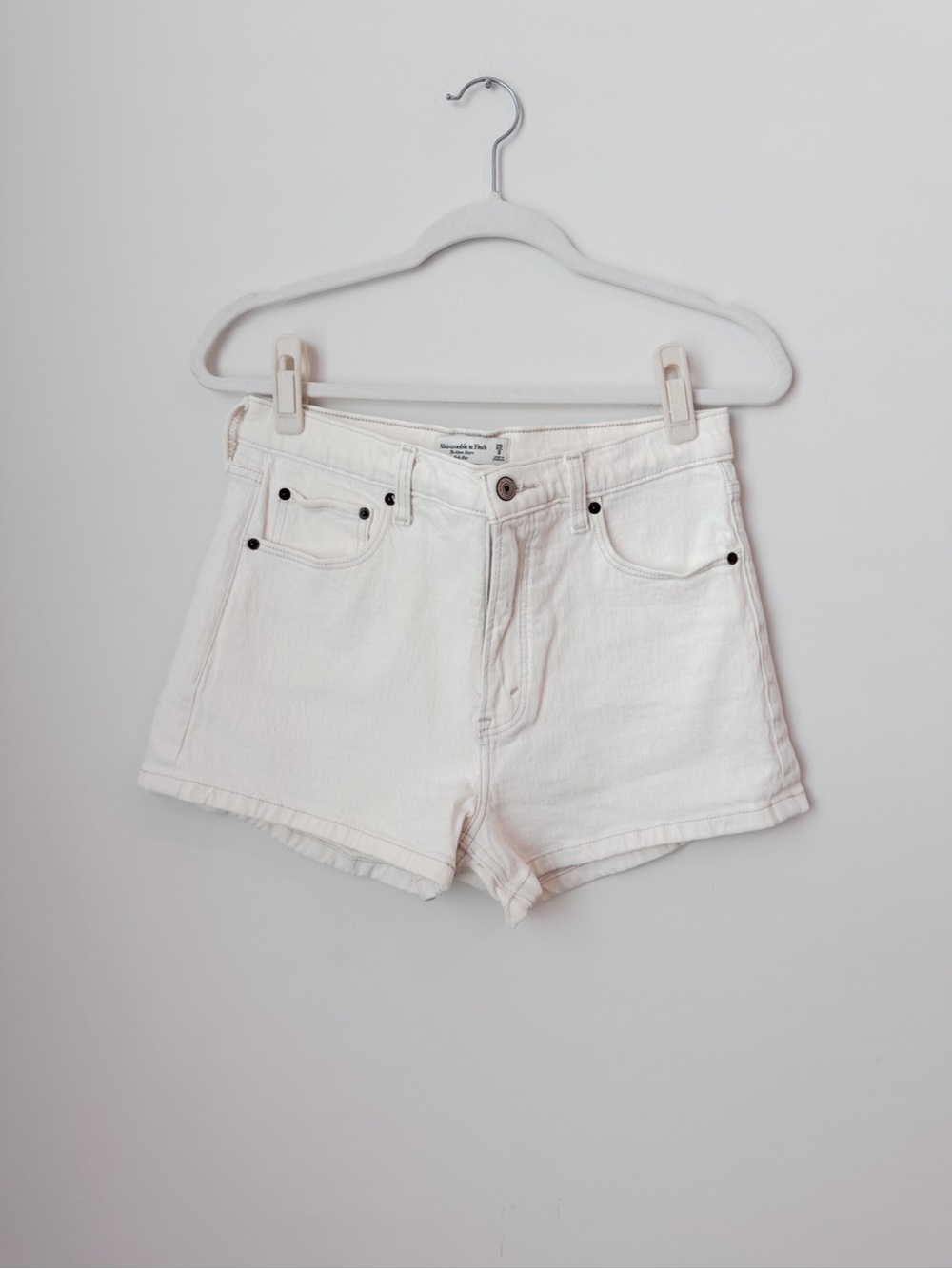 Abercrombie & Fitch The Mom Short High Rise